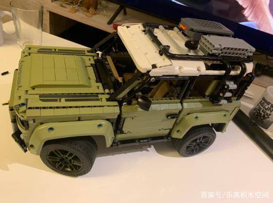 FB体育 FB体育平台乐高LEGO 科技机械系列42110-路虎卫士2500多片乐高积木真香(图5)