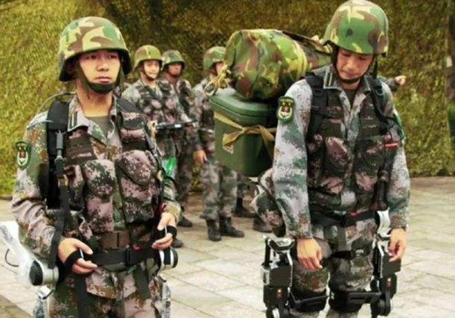 FB体育 FB体育平台中国新一代机械外骨骼：1人搬80公斤重物无压力战力超乎想象(图2)