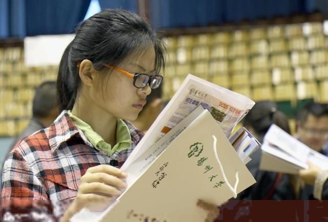 FB体育 FB体育平台这几个万能专业根本没有听上去那么好就业报考的学生都喊后悔！(图2)