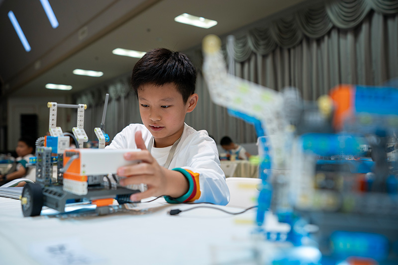小小机器人 大大科技梦FB体育 FB体育平台(图3)
