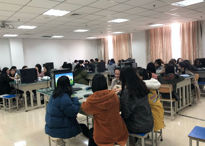 FB体育 FB体育平台有“万金油之称”的8个专业就业方向多但并不是每个都好就业(图2)