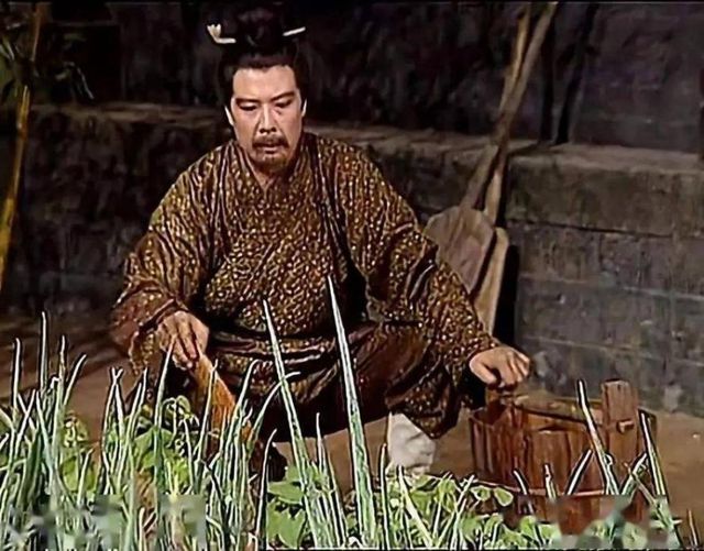 FB体育 FB体育平台为什么中国人这么爱考公务员？(图8)