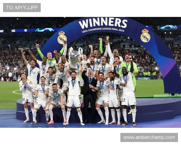 全球足球巨星汇聚一堂探秘100位外国足球明星的传奇故事与成就